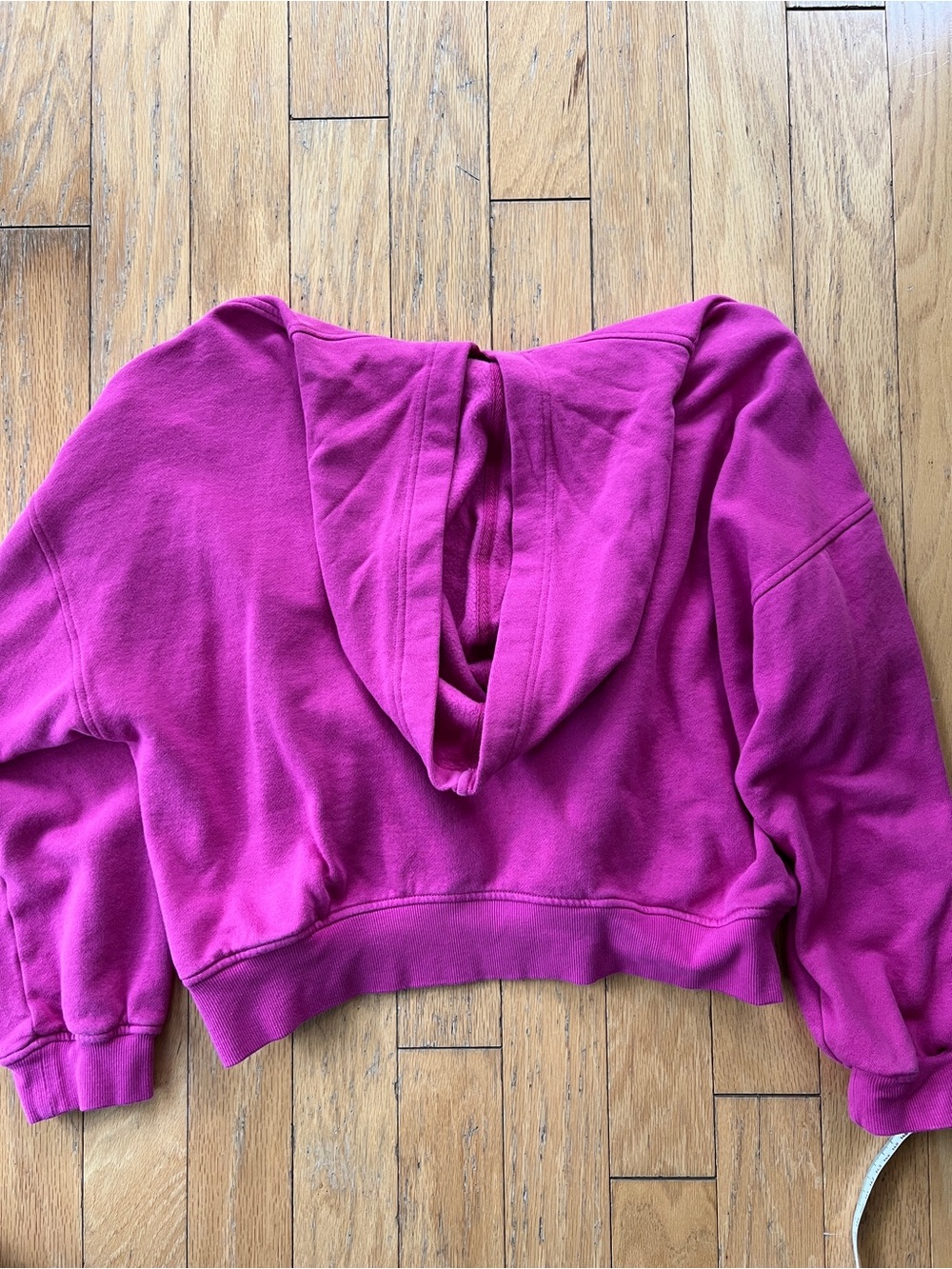 Old Navy Women’s bright pink hoodie - Picture 4 of 4